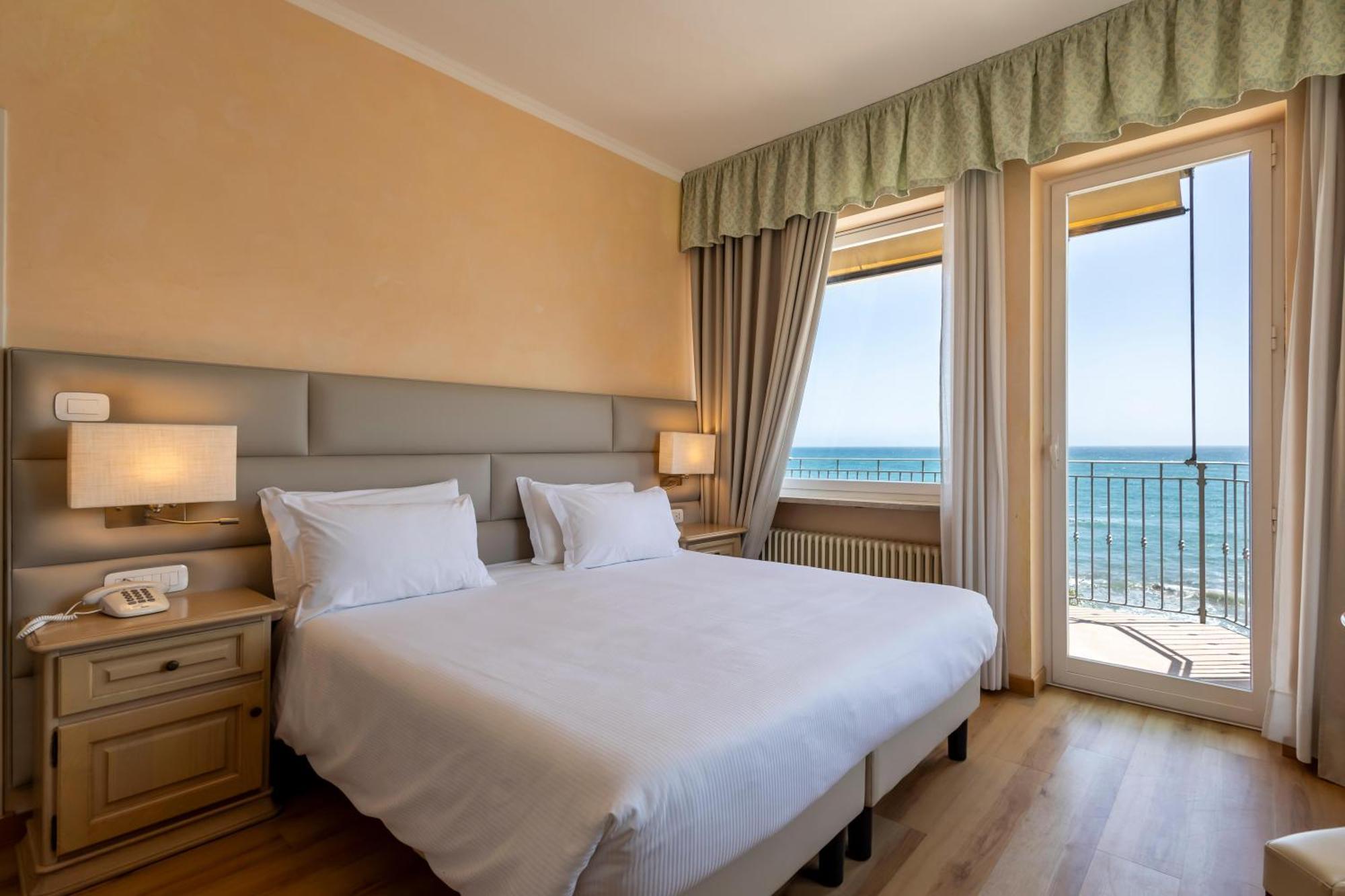 Palace Diano Marina